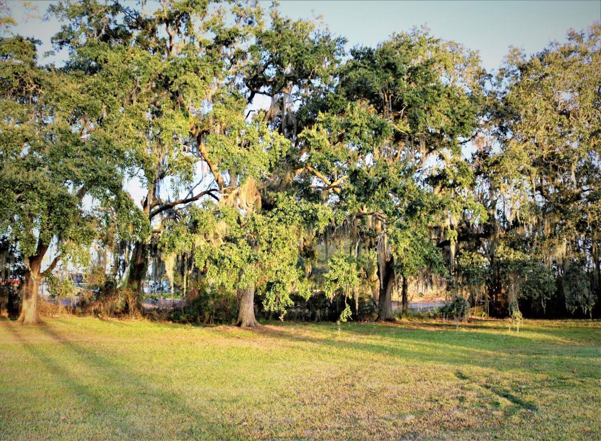 Howard Johnson By Wyndham Lake Front Park Kissimmee Bagian luar foto