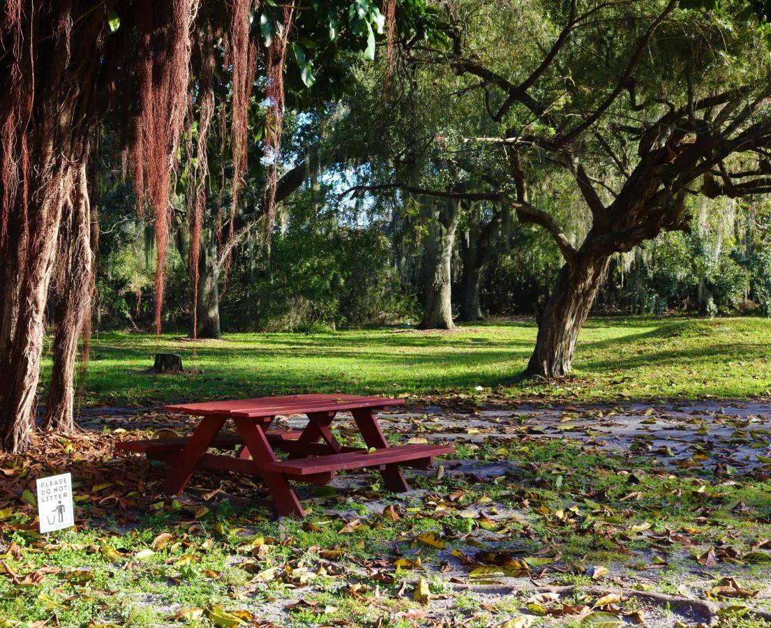 Howard Johnson By Wyndham Lake Front Park Kissimmee Bagian luar foto